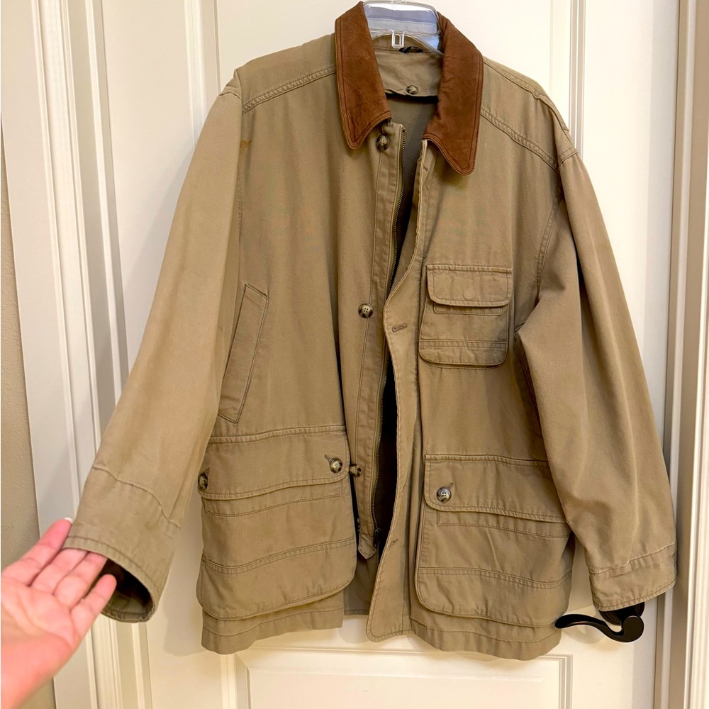 Classic men’s barn coat with brushed leather collar. New without tags. Size XL